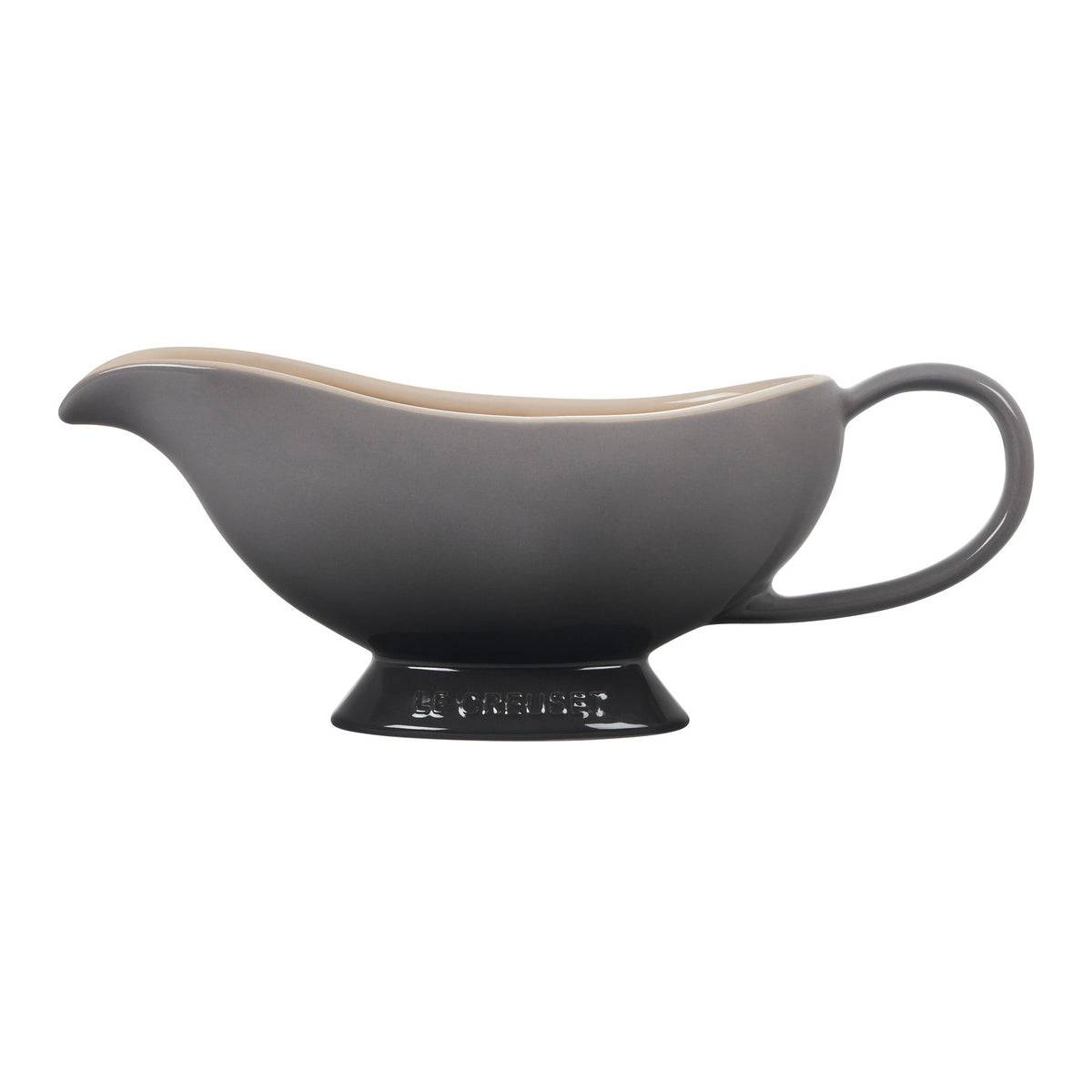 http://www.kitchen-universe.com/cdn/shop/products/Le-Creuset-Heritage-Stoneware-Gravy-Boat_-16-Ounces_-Oyster.jpg?v=1665632894