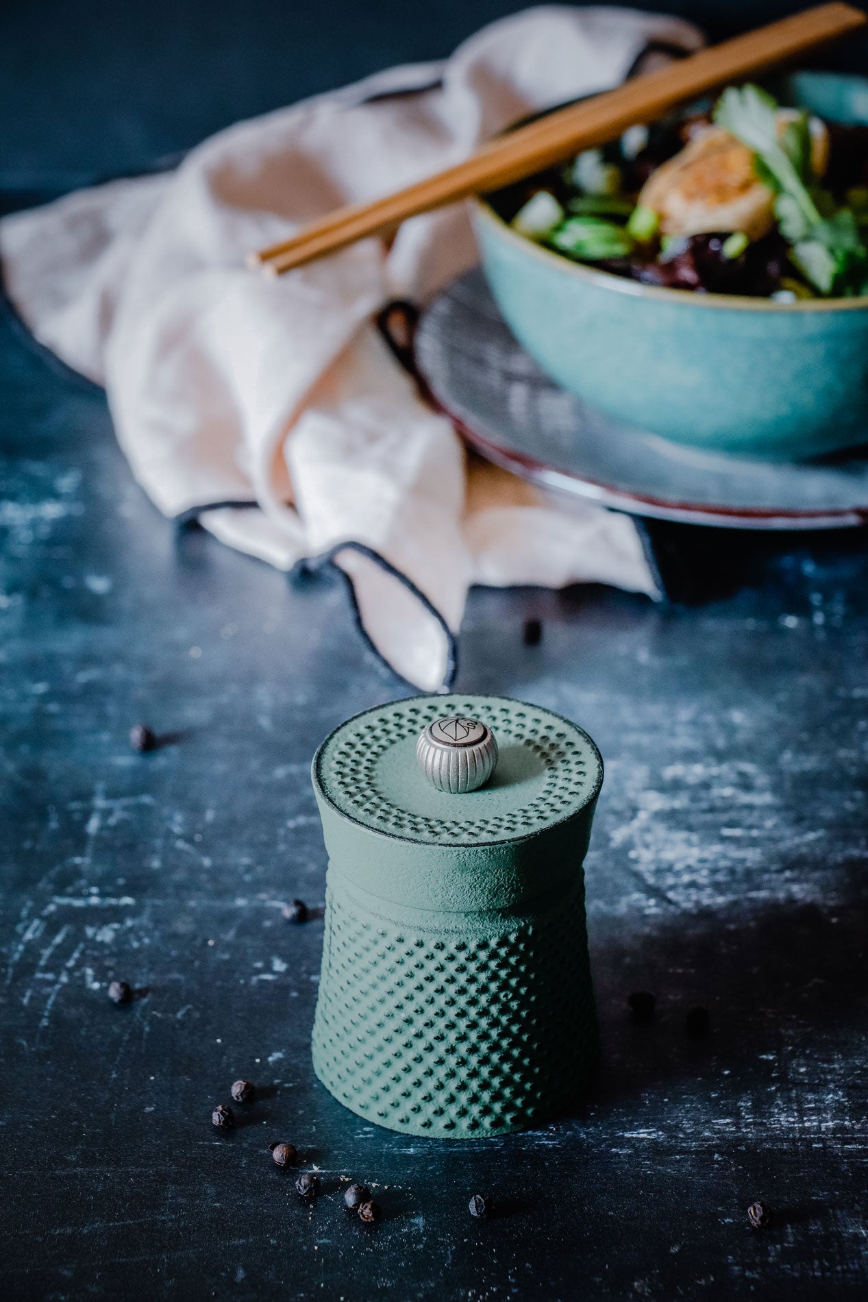 Peugeot Bali Fonte Cast Iron Pepper Mill, Celadon - Kitchen Universe