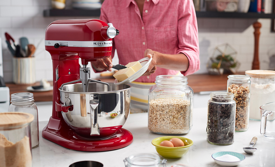 5 Quart Artisan Stand Mixer (Passion Red), KitchenAid