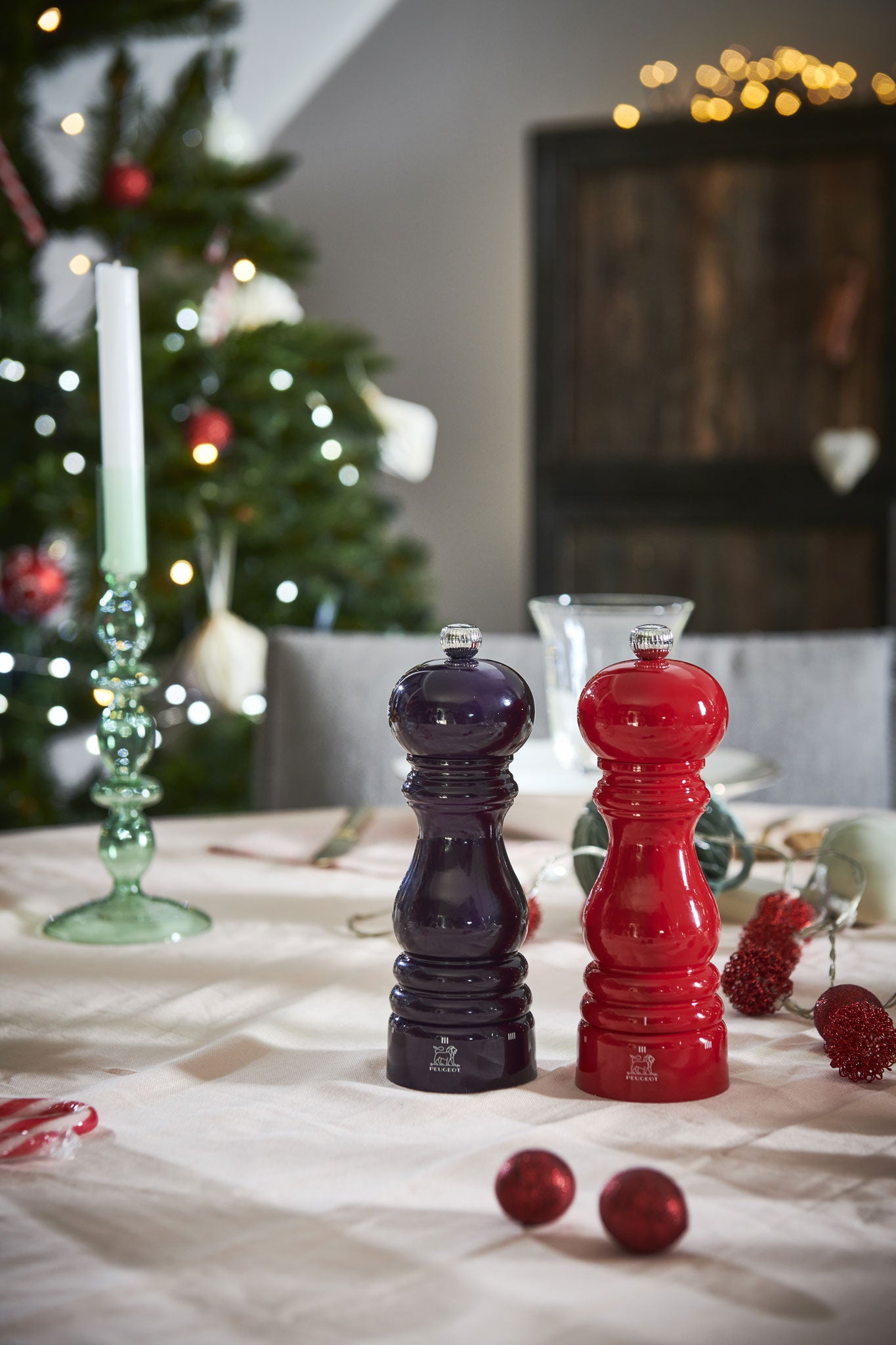 Peugeot Paris u'Select Pepper & Salt Mill, Eggplant and Passion Red Lacquer 7-in - Kitchen Universe