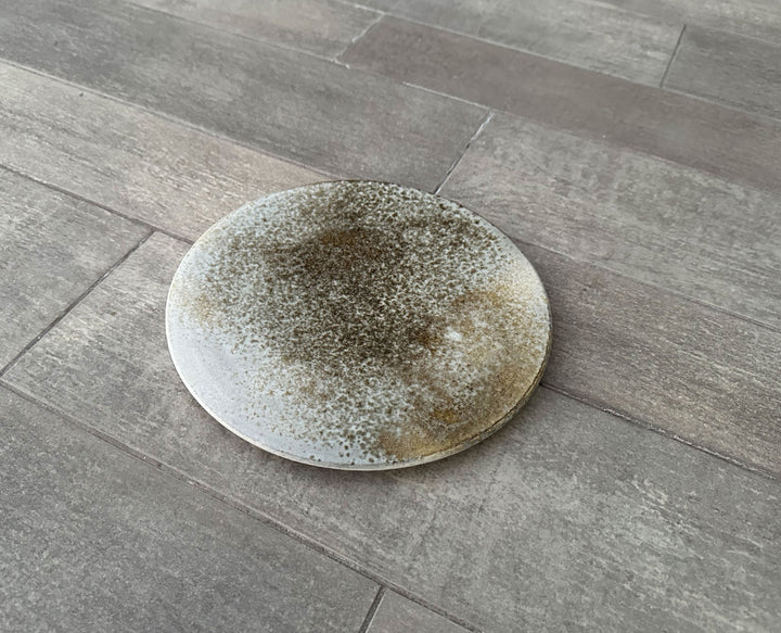 K.H Wurtz Flat Medium Salad Plate 9-in, White & Brown– Kitchen