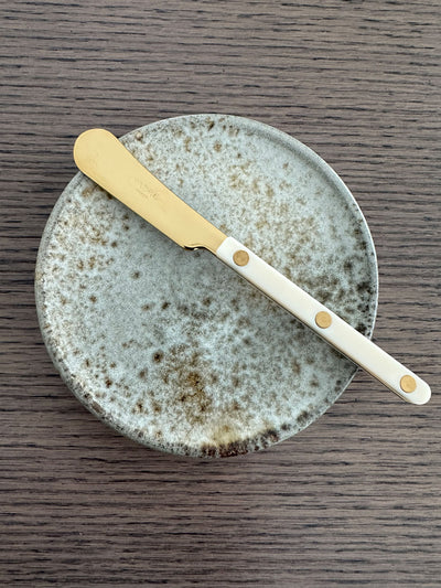 Sabre Bistrot Gold Butter Spreader, Ivory - Kitchen Universe