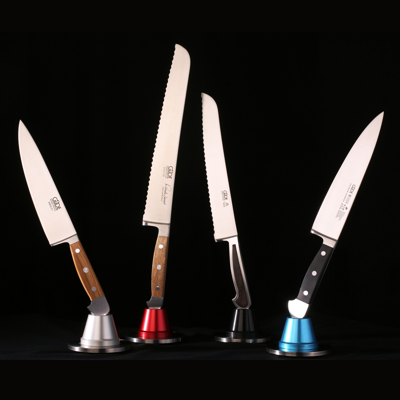Gude Magnetic Knife Display, Red - Kitchen Universe
