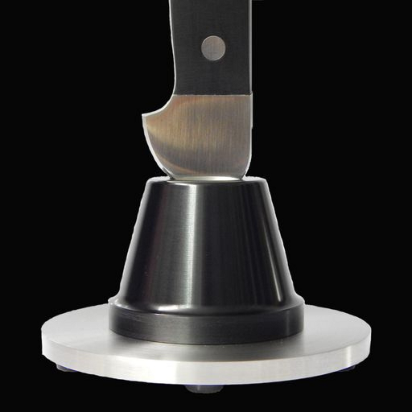 Gude Magnetic Knife Display, Black - Kitchen Universe
