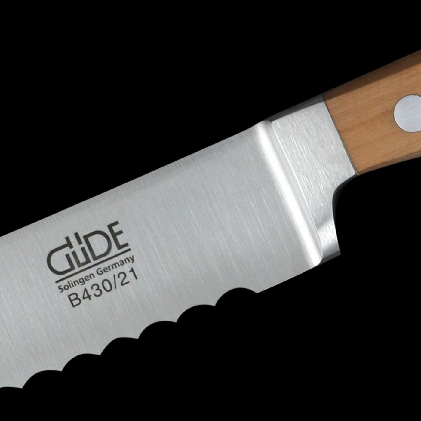 Gude Alpha Pear Bread Knife With Pearwood Handle, 8-In - Kitchen Universe
