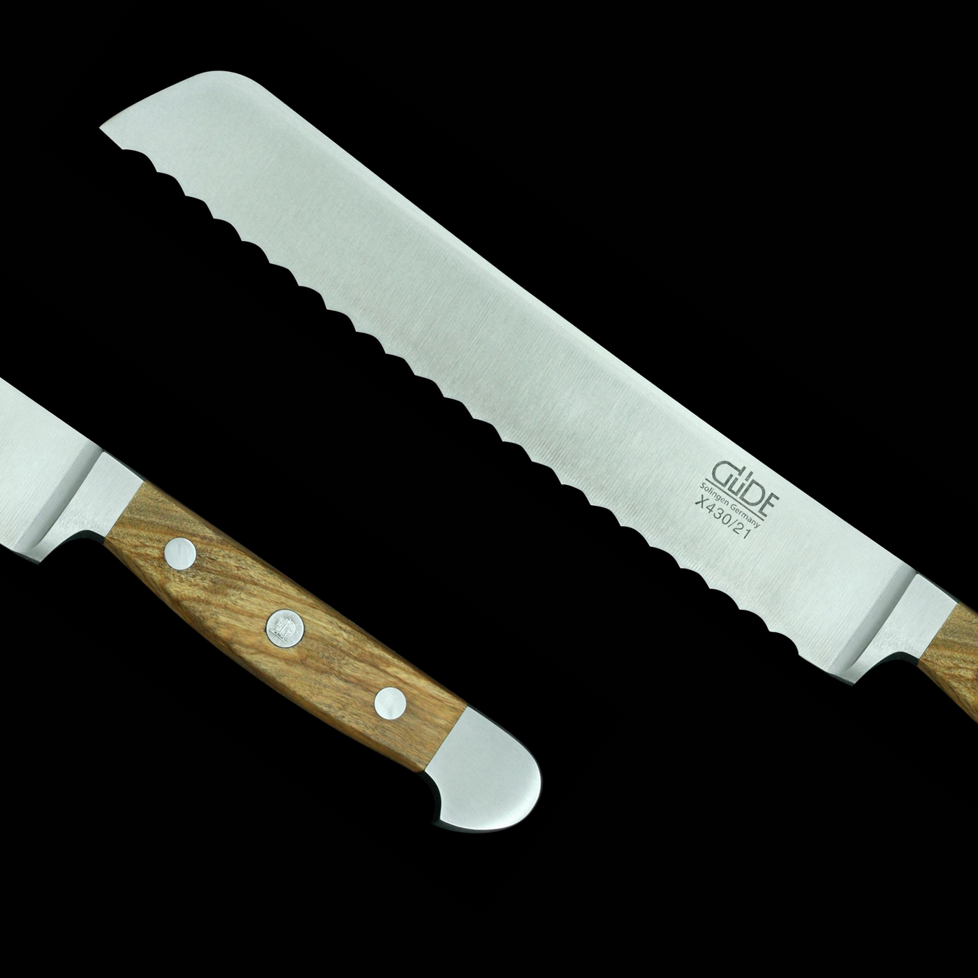 Gude Alpha Olive Bread Knife With Olivewood Handle, 8-in - Kitchen Universe