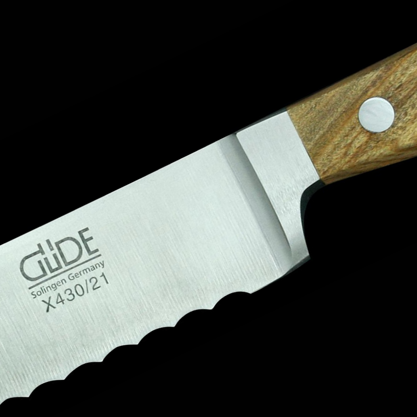 Gude Alpha Olive Bread Knife With Olivewood Handle, 8-in - Kitchen Universe