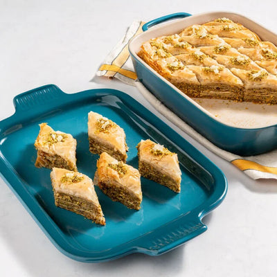 Le Creuset Stoneware Rectangular Dish with Platter Lid, 3-Quart, Caribbean - Kitchen Universe