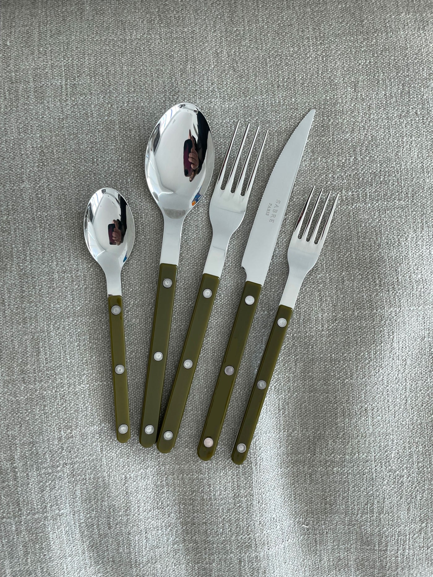 Sabre Bistrot 5-Piece Flatware Set, Green Fern - Kitchen Universe
