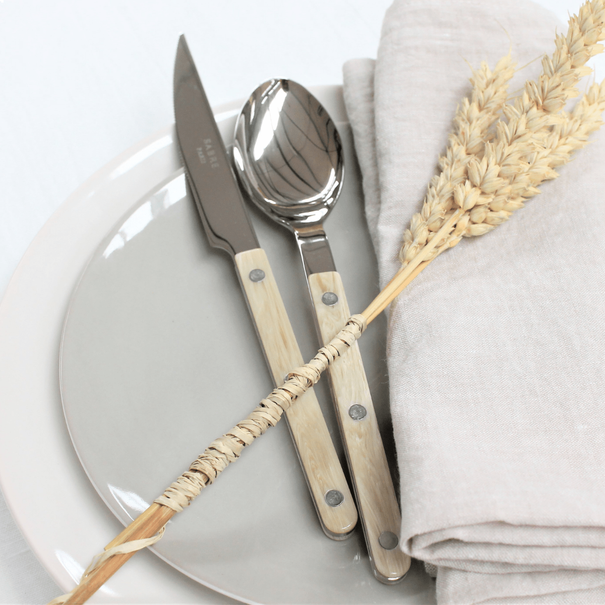 Sabre Bistrot 5-Piece Flatware Set, Horn - Kitchen Universe
